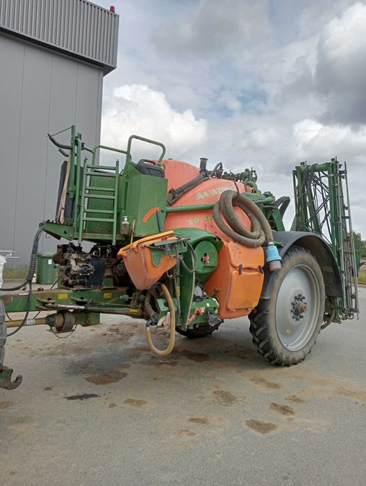 Opryskiwacz Amazone UX 3200