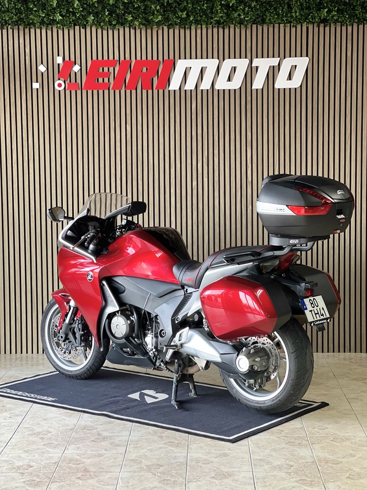 Honda VFR 1200 Ano 2010