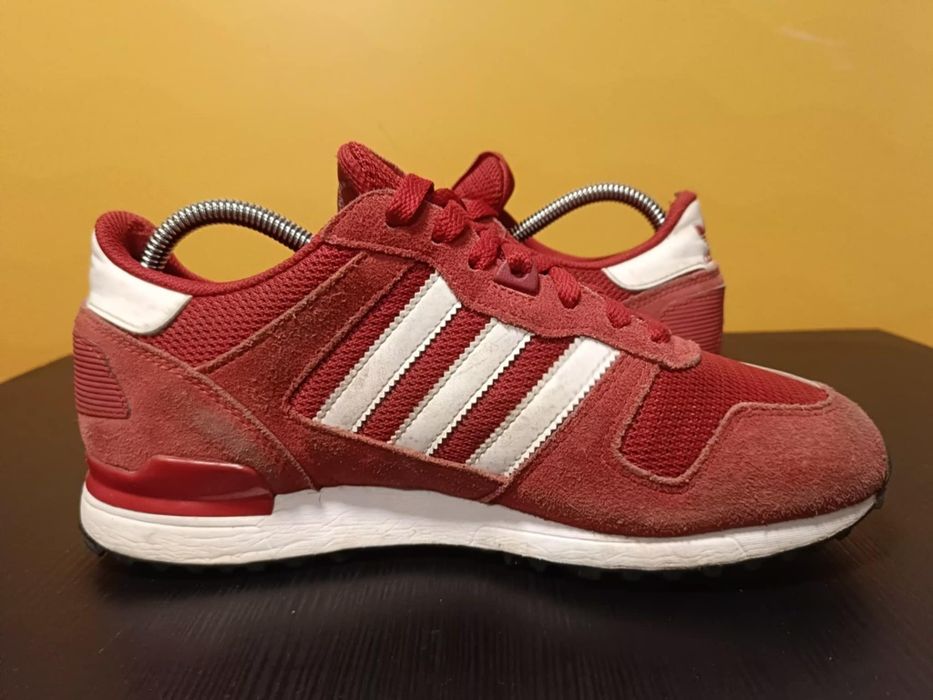 Adidas r41 1/3 meskie obuwie sportowe czerwone
