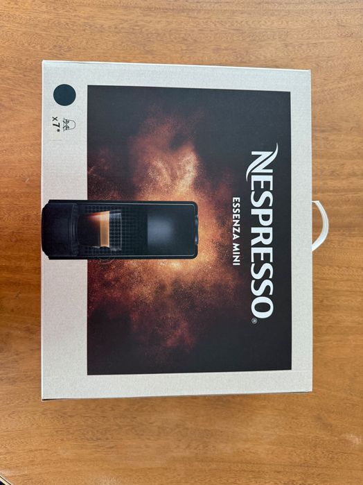 Máquina Café Nespresso Essenza Mini Piano Black C30 — Nova