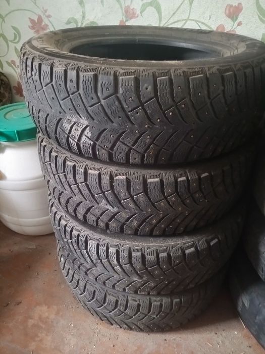 Продам скати r15 мішлен шиповка!