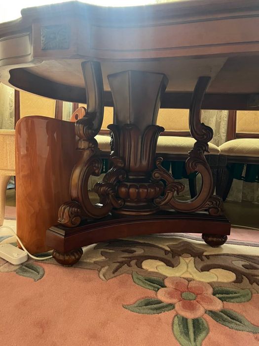 Стол ручной работы для гостиной + стулья