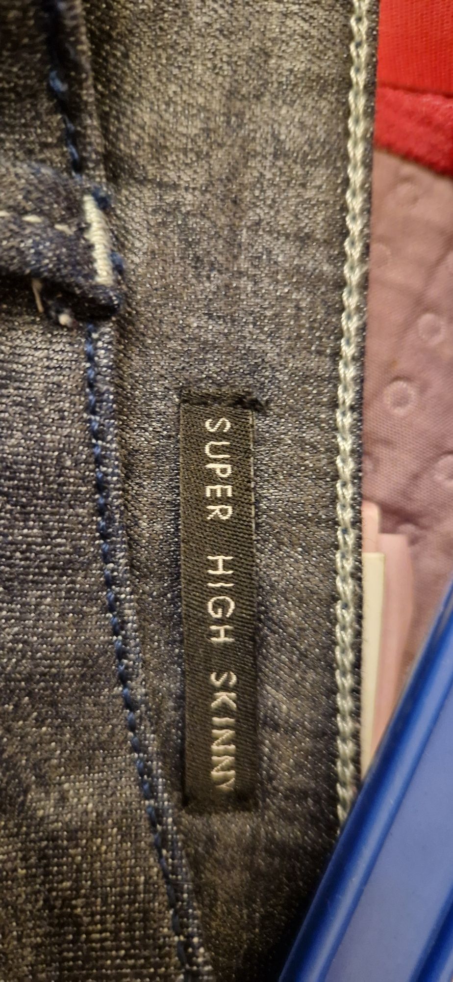 Guess skinny fit model woskowane czarno grafitowe jeansy rozmiar 32