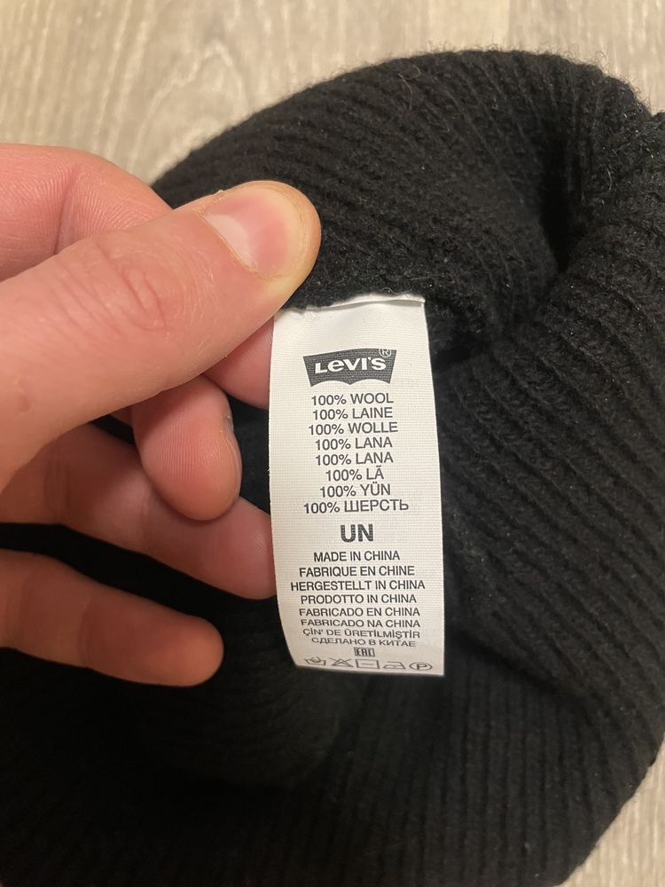 Продам шапка Levis шерсть 100%