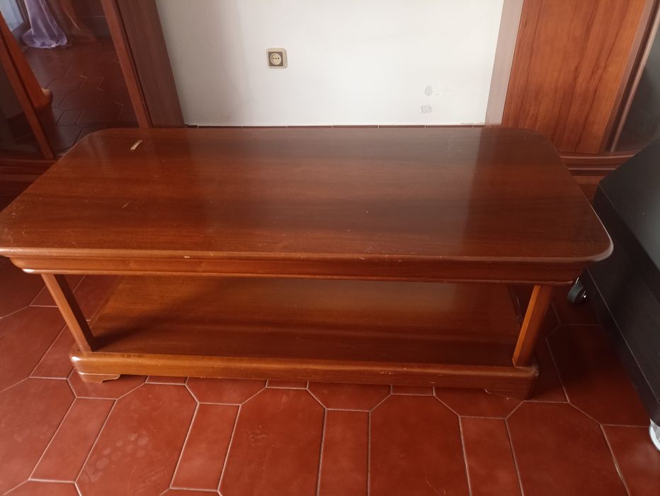 Mesa de centro madeira envernizada