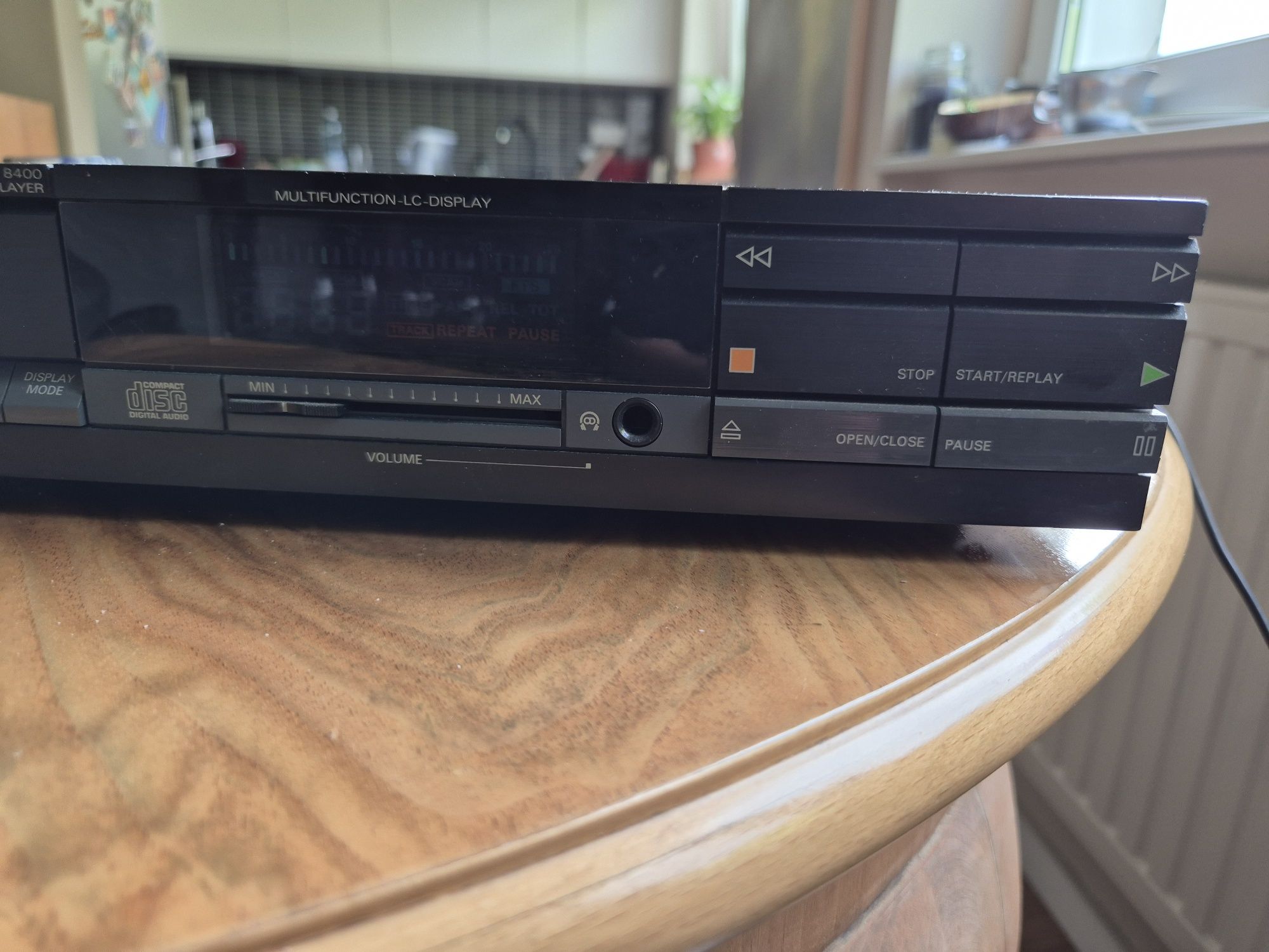 Grundig cd 8400 szuflada i wyswietlacz