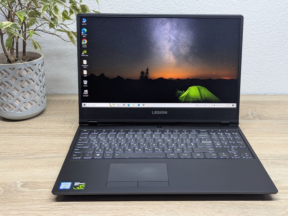 Класний , ігровий ноутбук Lenovo Legion Y530