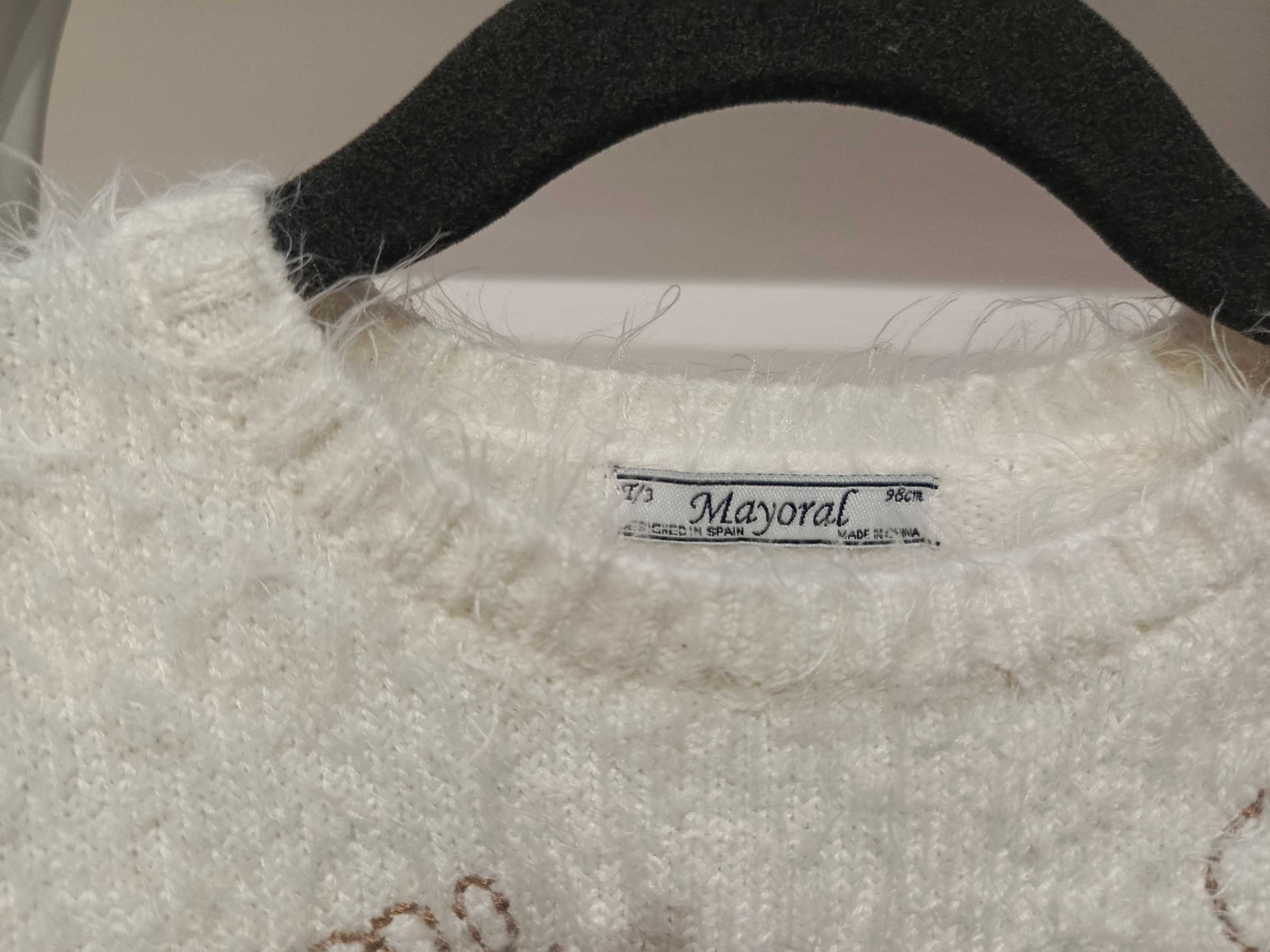Biały sweterek firmy mayoral rozmiar 98