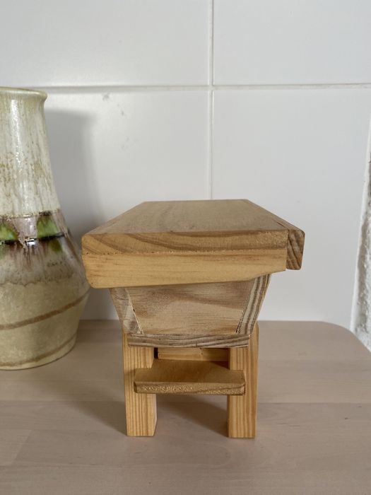 Masseira pequena toda a funcionar feita à mão