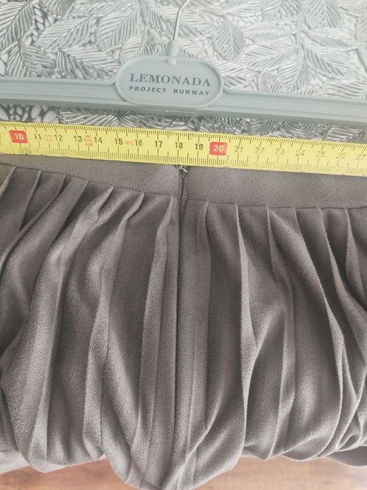 Spodnica tom rose m szara ale zamsz plisowana jesień zima