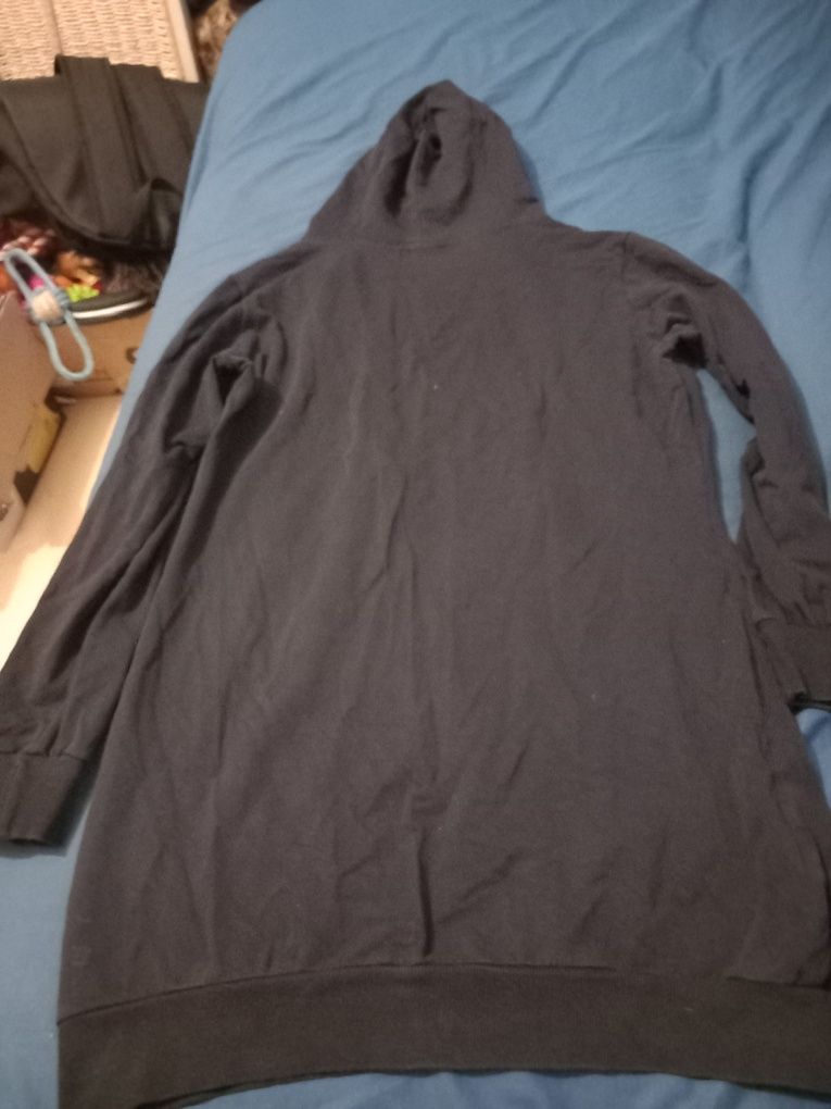Bluza z kapturem z krótkim zamkien