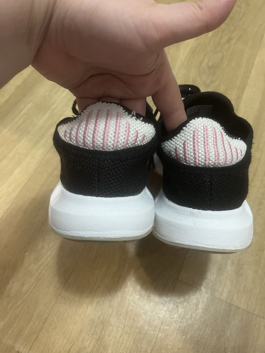 Кросівки adidas 38-38.5розмір