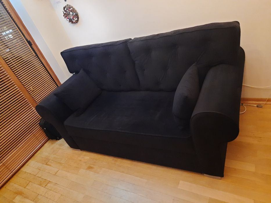 Kanapa czarna 2 osobowa welurowa