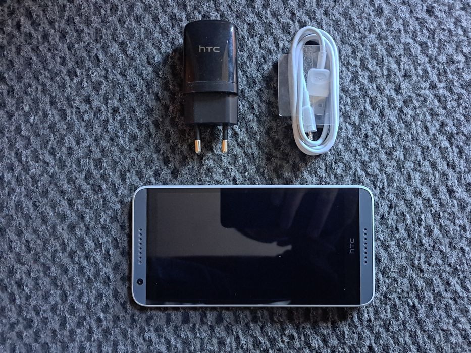 Smartfon HTC Desire 820