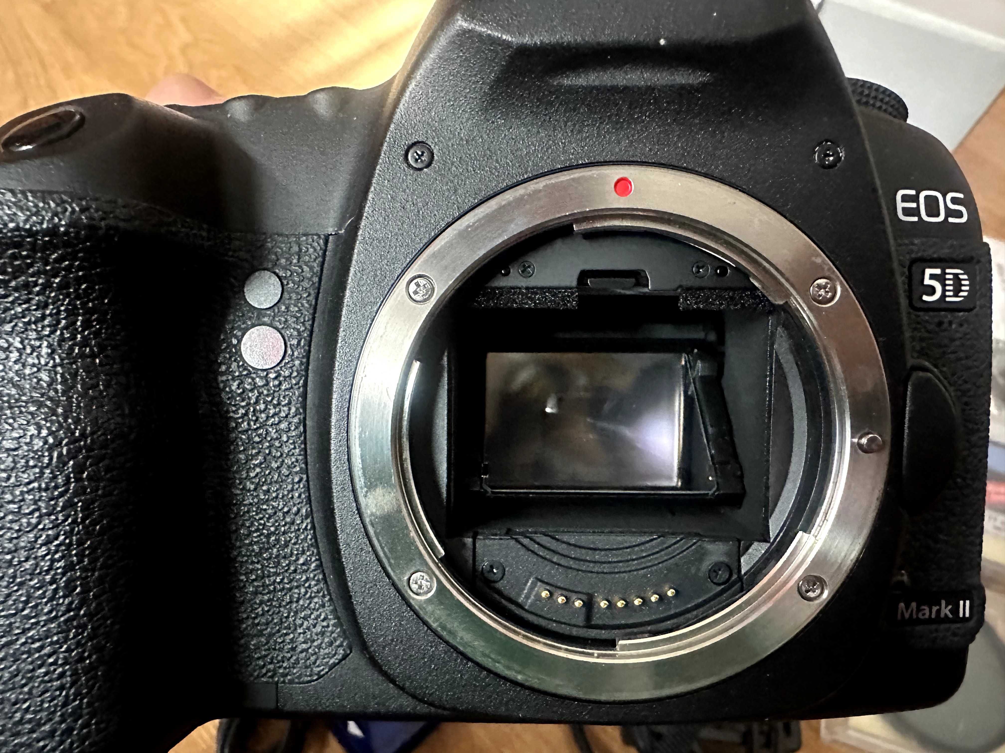 Canon 5D Mark II Kit 24-105 f/4.0 L IS USM + extras