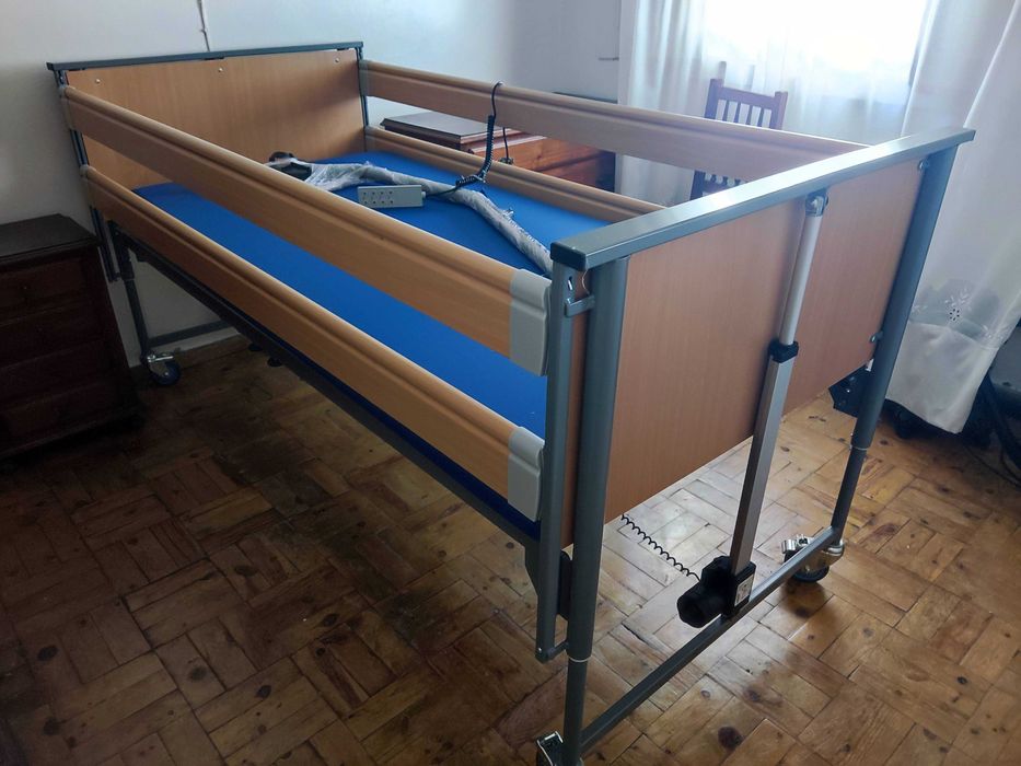 Cama Articulada Elétrica de Elevação com Colchão Anti-Escaras