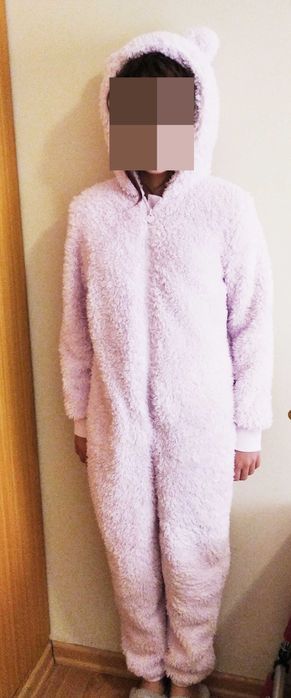 Pijama macacão com capucho de orelhinhas