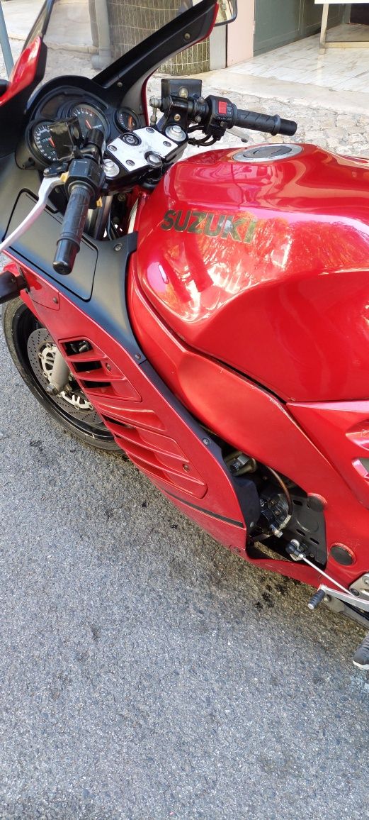 SUZUKI RF900R DE 94 IMPECÁVEL