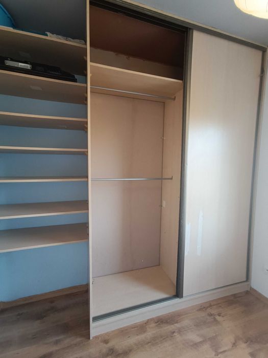 Szafa w zabudowie, przesuwna – za darmo