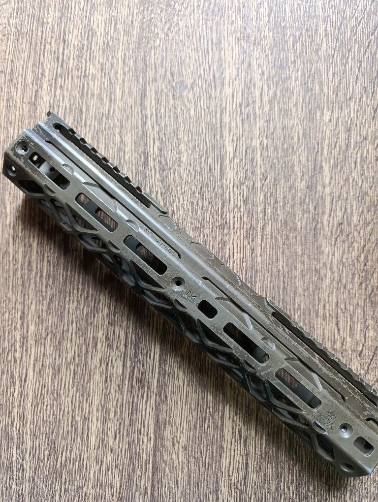 CRC 1AR060 | Довга цівка M-LOK для C7/M16