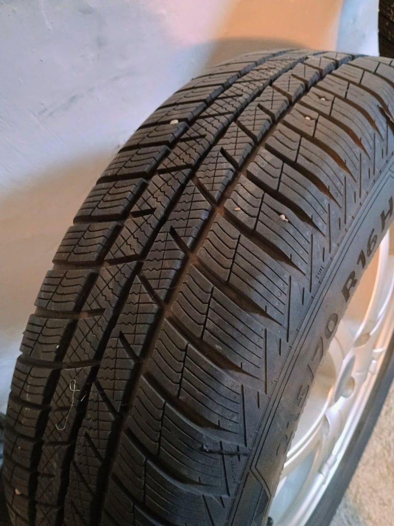 Sprzedam opony 4x4 wraz z felgami