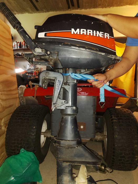 Sprzedam silnik zaburtowy mariner 8