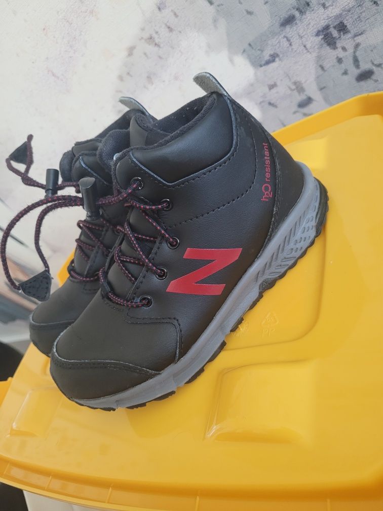 Buty na zimę wodoodporne New balance 30, 17.5cm wkładka