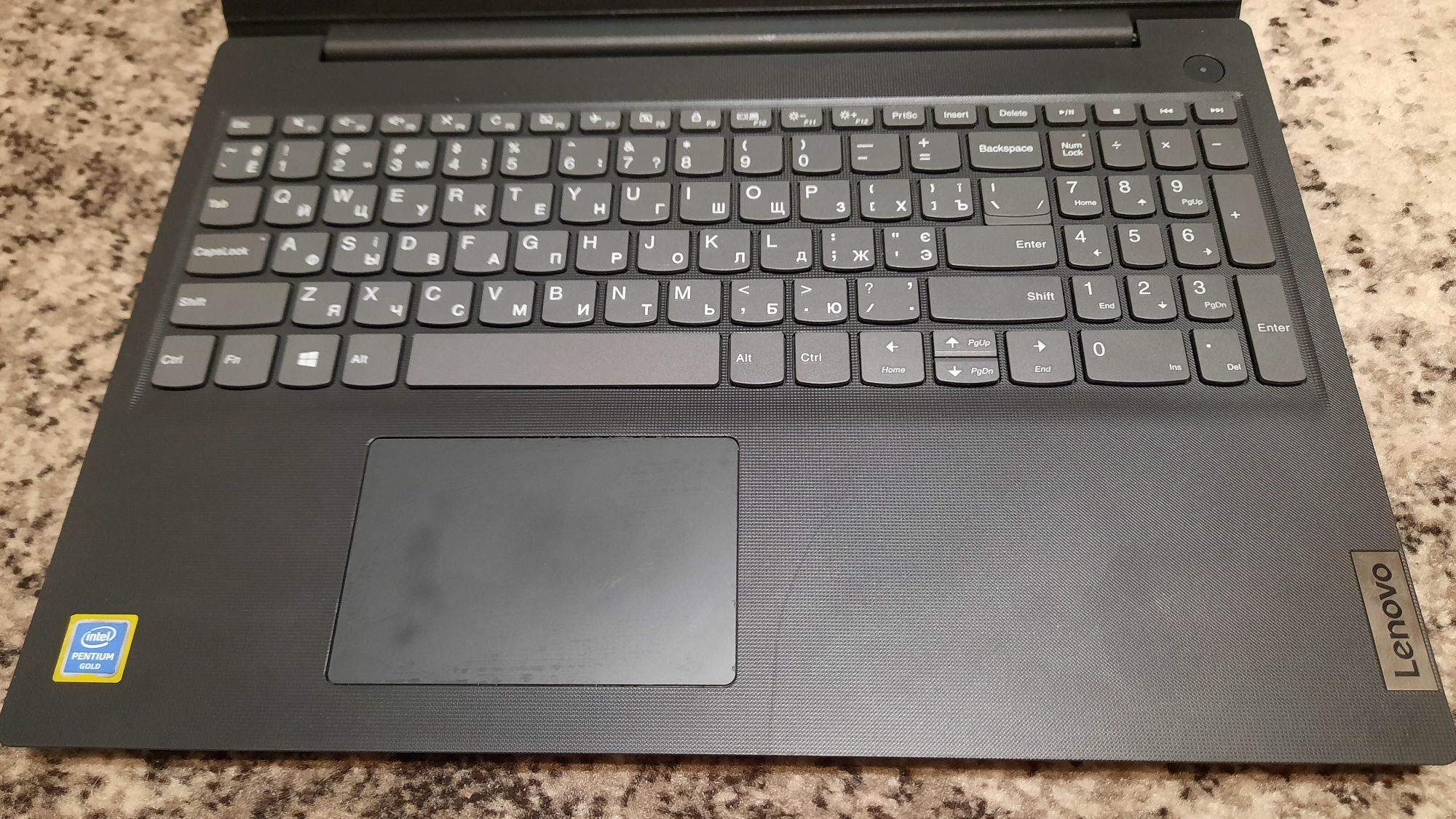 Продам не робочий Ноутбук Lenovo IdeaPad 3 15IML05