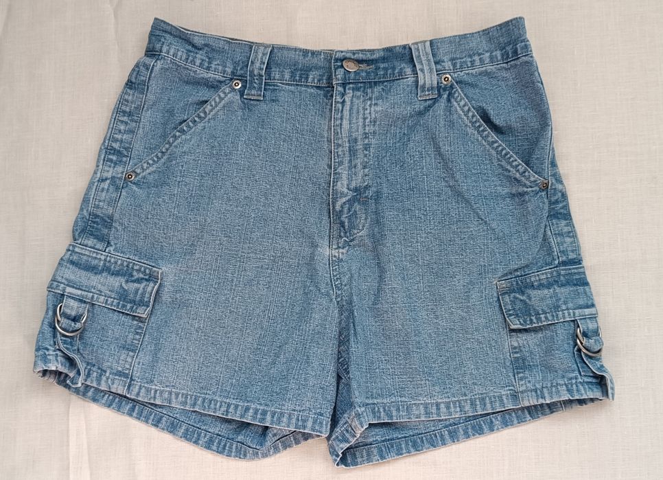 Damskie szorty dżinsowe
