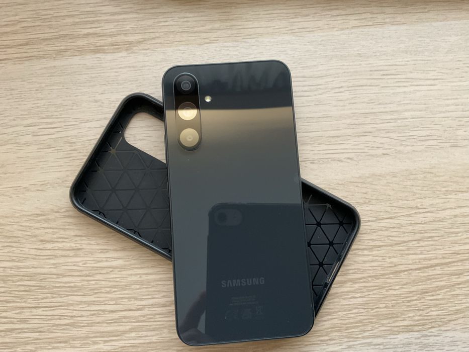 Samsung Galaxy A54, em excelente estado. Tem 8 gb RAM, 128 gb ROM