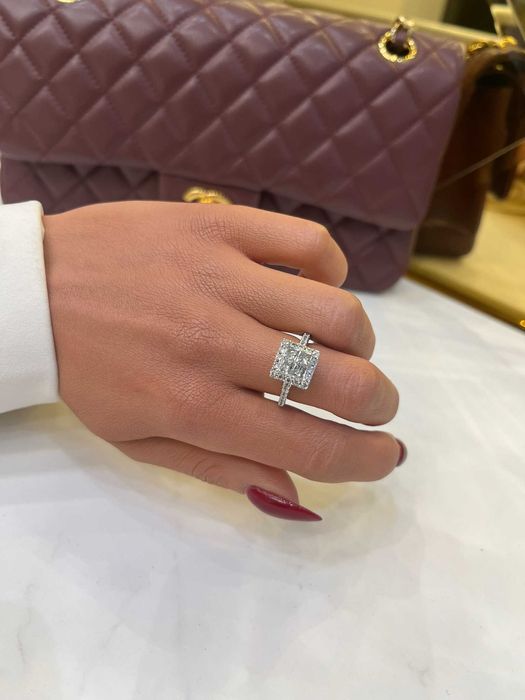 Pierścionek z diamentami naturalnymi 1.65ct