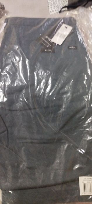 Calções RVCA azul marinho novos tamanho 30