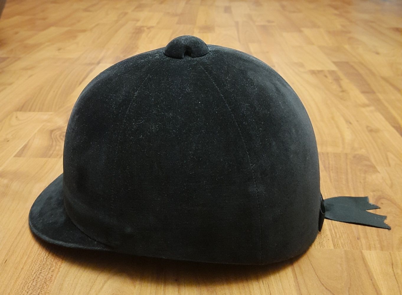Жокейка, захисний шлем Felix Buhler