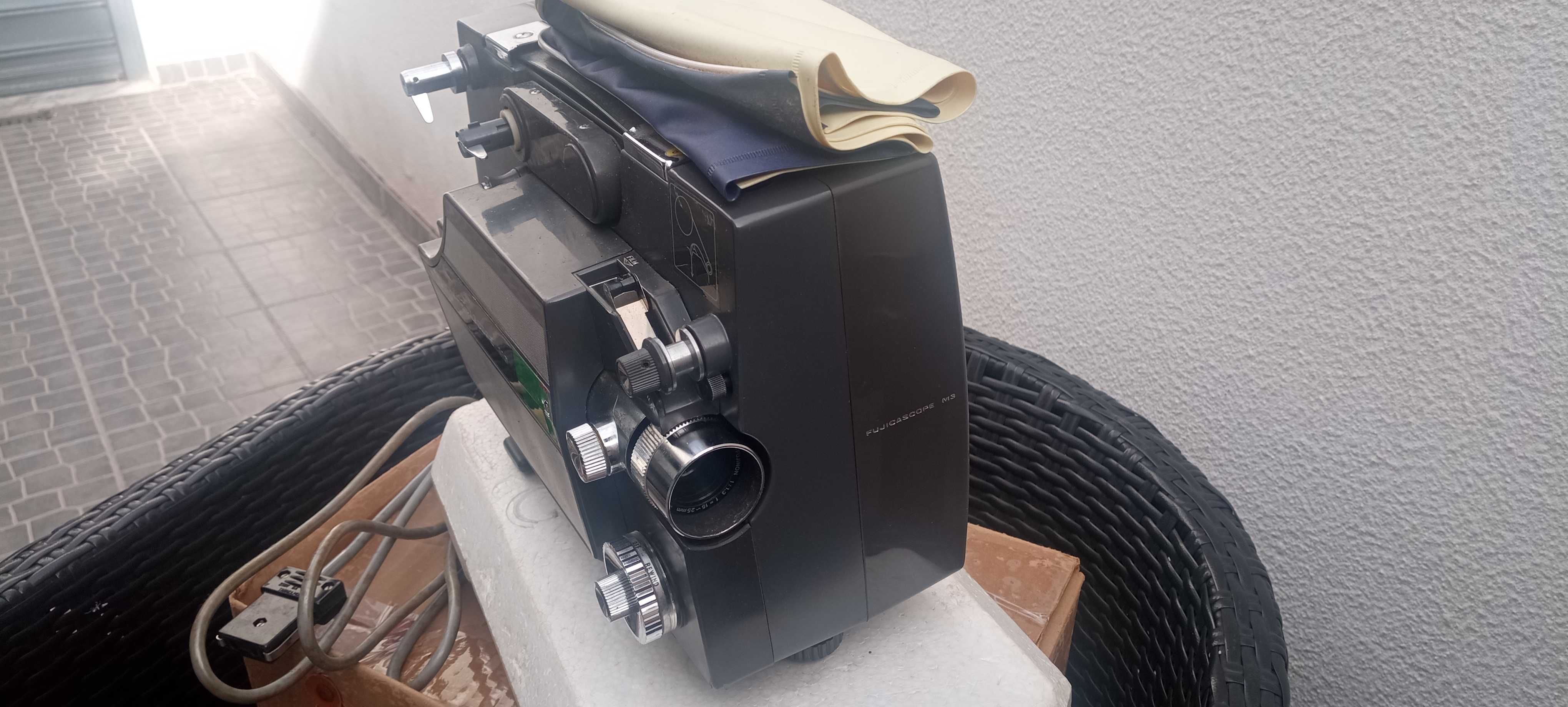 Máquina de projetar Fujicascope M3
