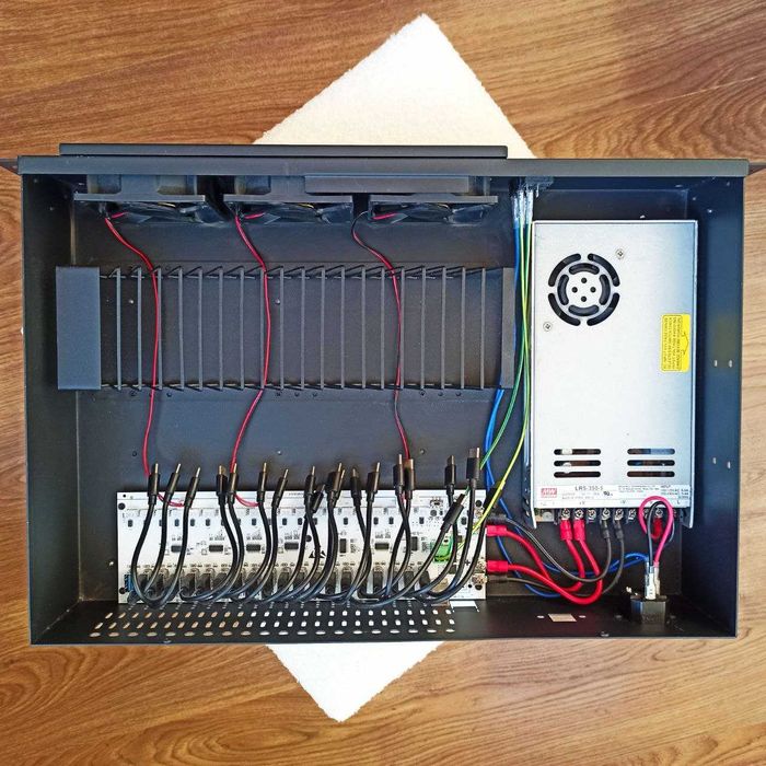 Корпус для фермы на 20 телефонов