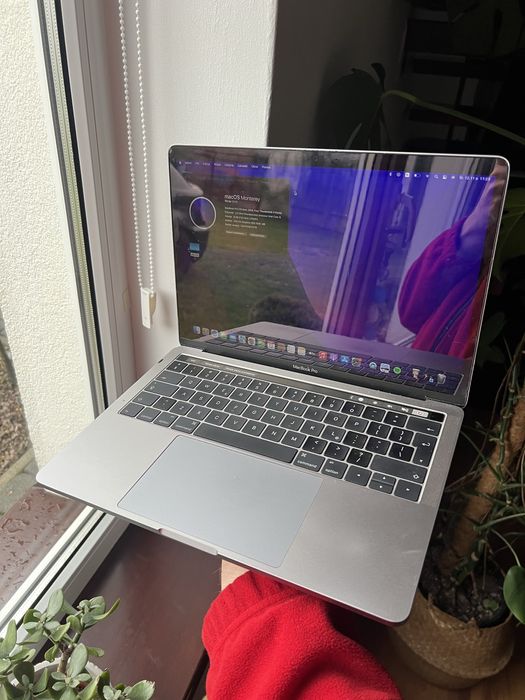 Apple Macbook Pro 13" 2016| 8gb ram| 500gb SSD|