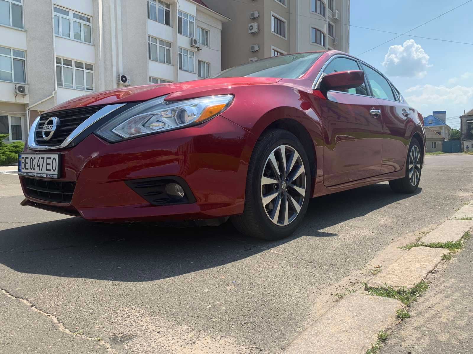 продаю Nissan Altima