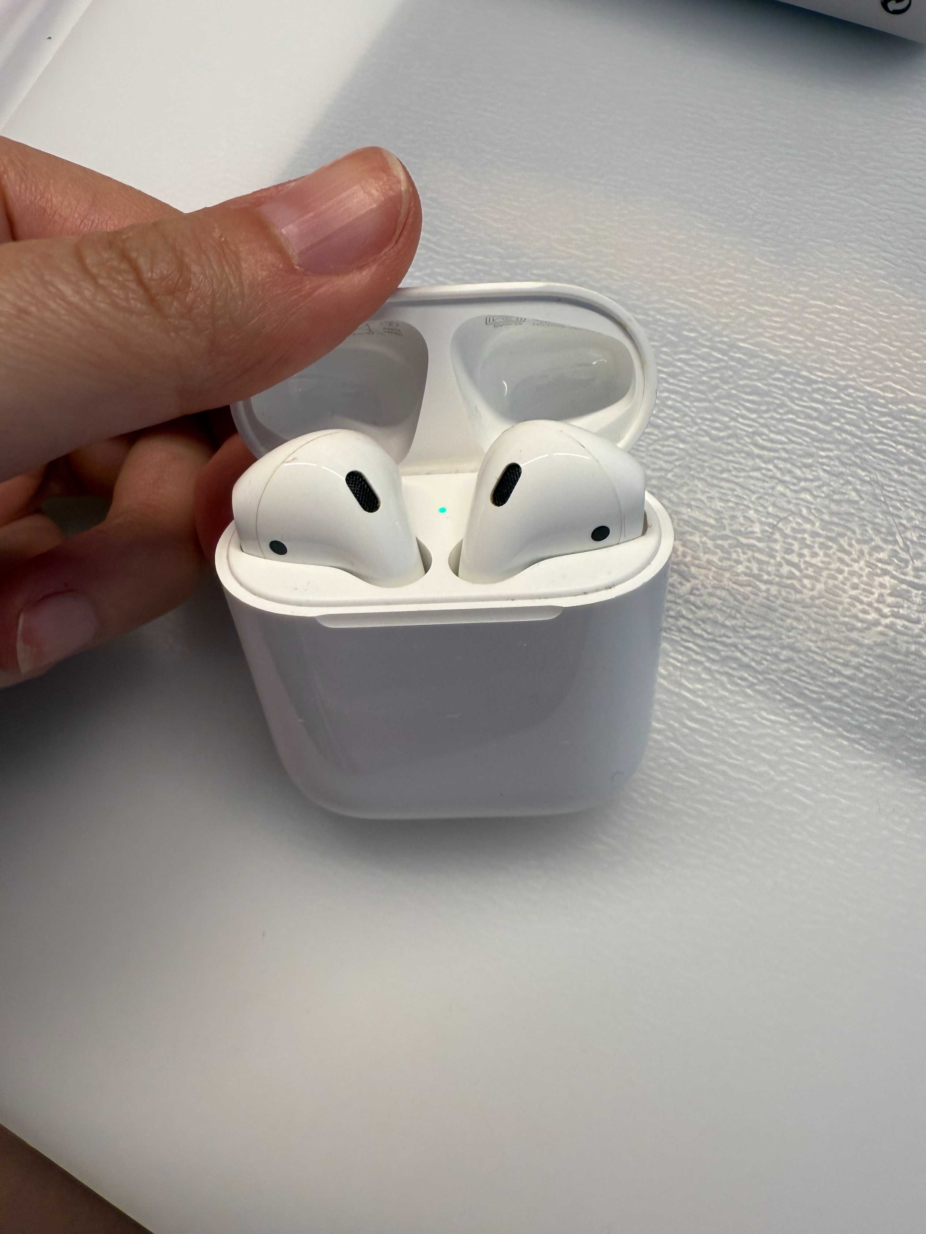 Airpods 2 com Charging Case