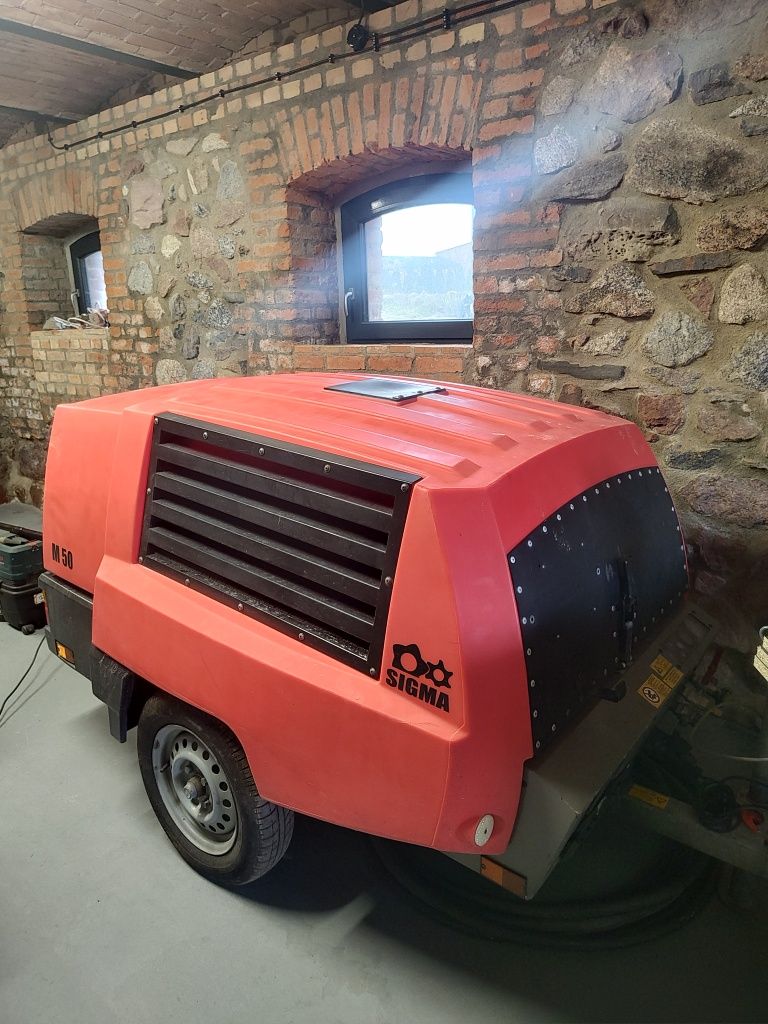 Wynajem kompresora Kaeser M50 i hydro piaskarki Sandbot