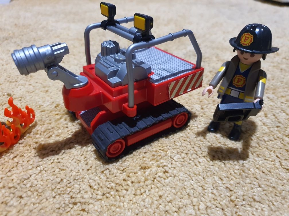 Playmobil zestaw robot strażacki z operatorem