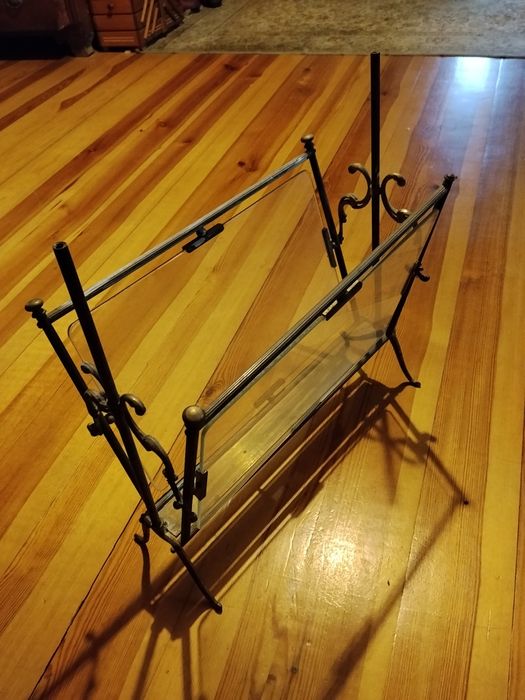 Gazetnik stojak na gazety