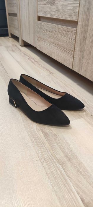 Nowe buty damskie czółenka rozm.39