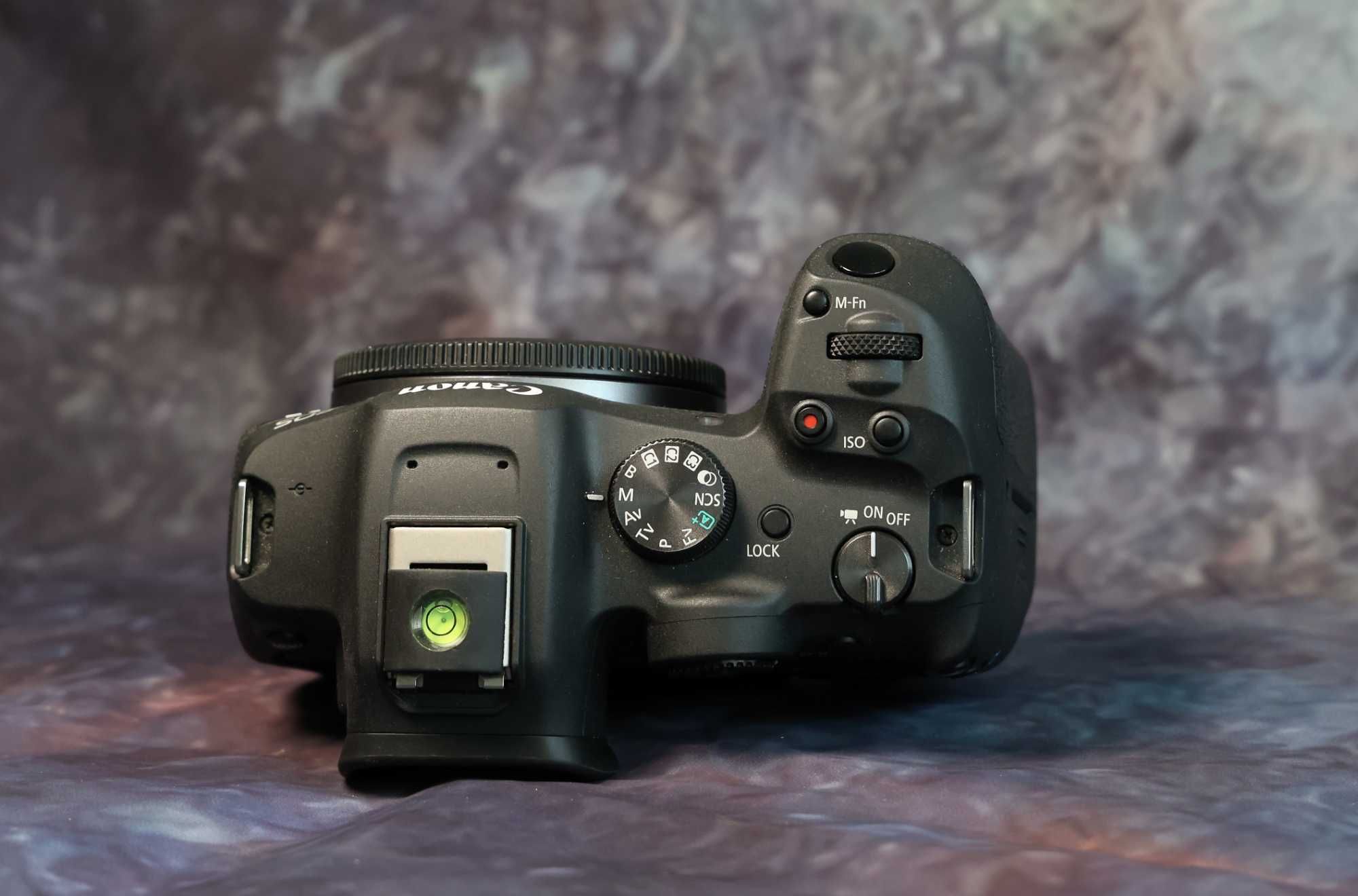 Aparat bezlusterkowy CanonR7 plus obiektyw Gwarancja