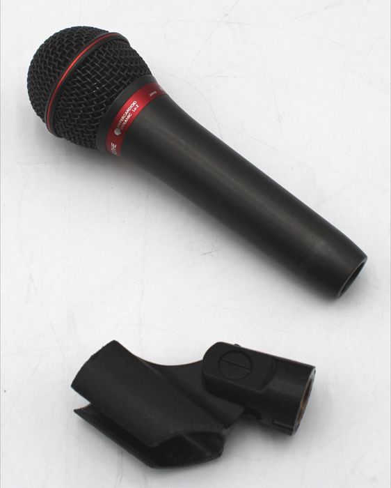 Shure UC24/SM87. Audio-Technica AEW R4100/T5400.