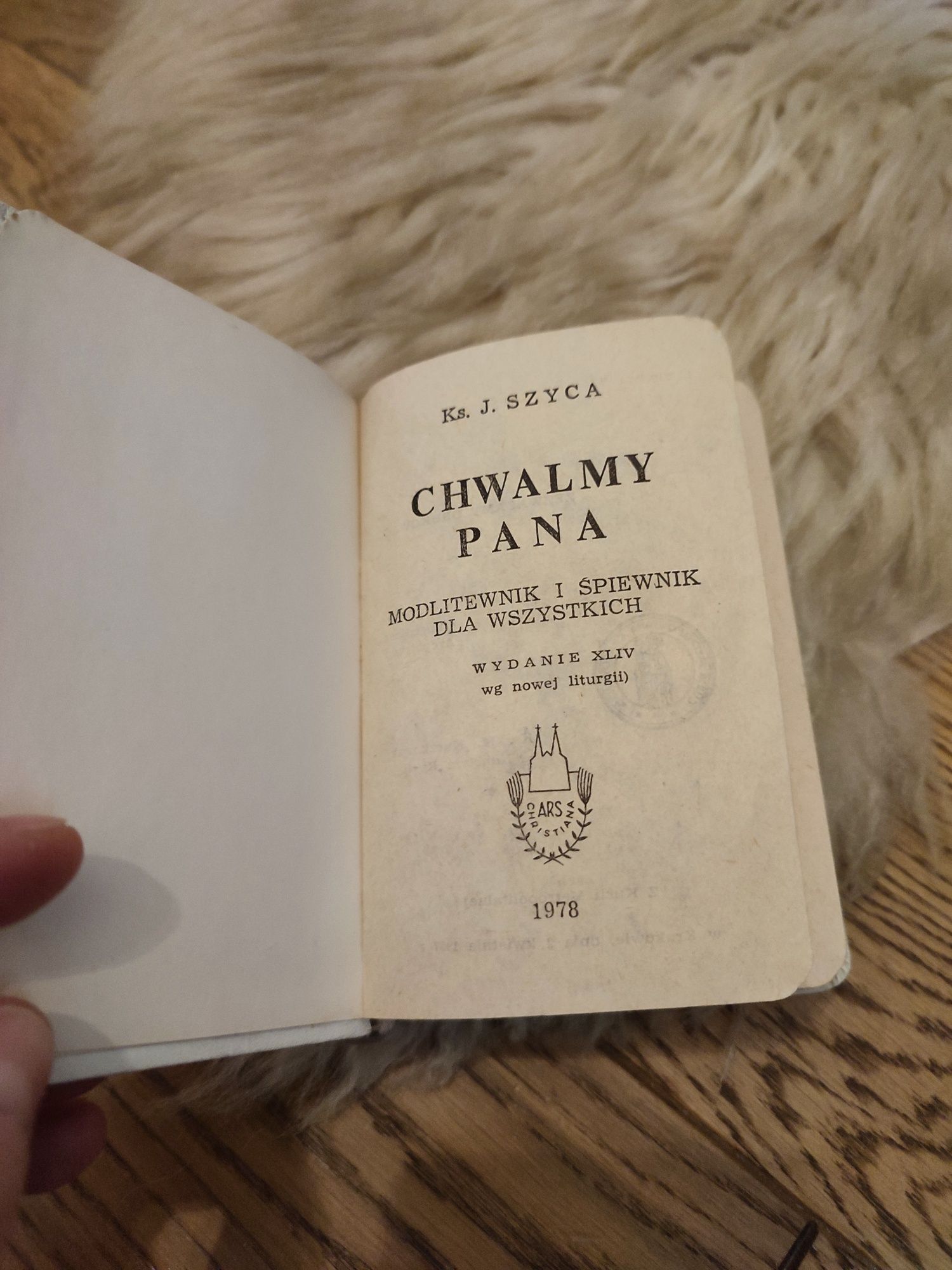 Stary modlitewnik Pamiątka pierwszej Komunii Świętej