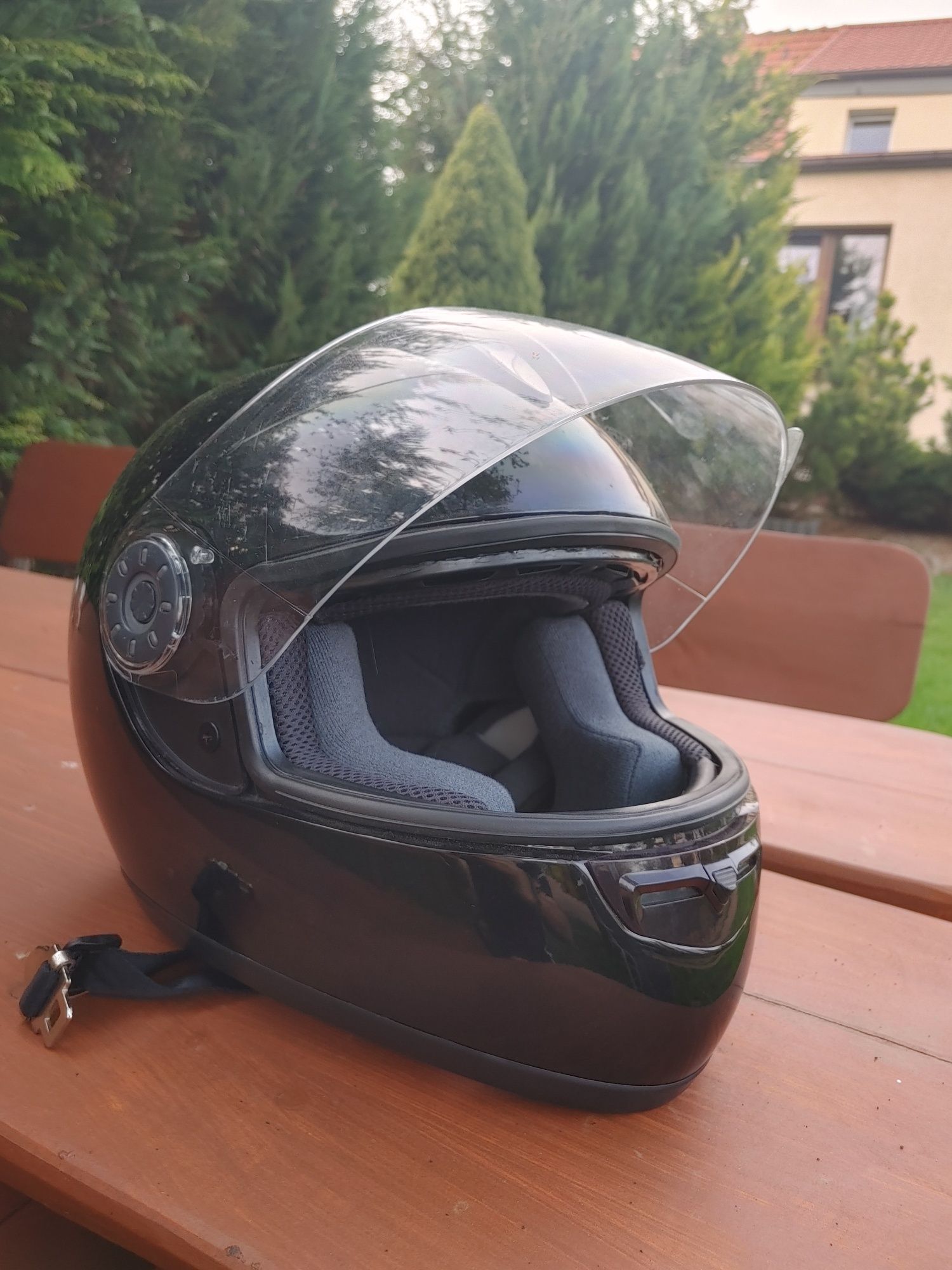 Kask motocyklowy integralny