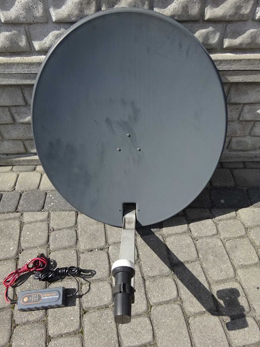 Meblościanka + dywan SHAGGY + antena z konwerterem + prostownik +..