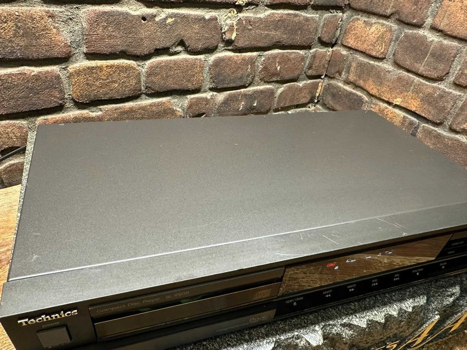 Odtwarzacz CD Technics SL-P200