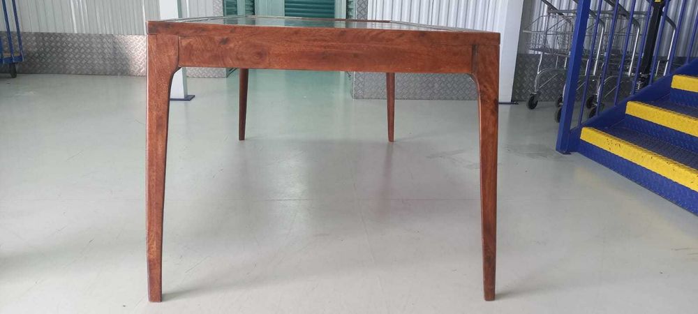 Mesa de sala de Jantar de madeira