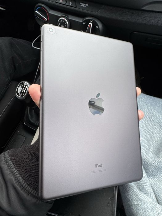 Планшет Apple iPad 10.2" (8 Gen) 32GB Wi-Fi 2020 Space Gray